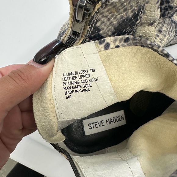 JILLIAN by Steve Madden - Picture 3 of 4